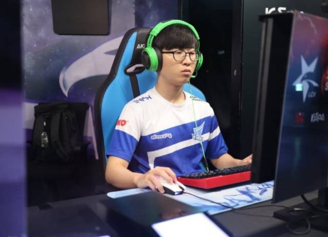 他们利用 他们利用