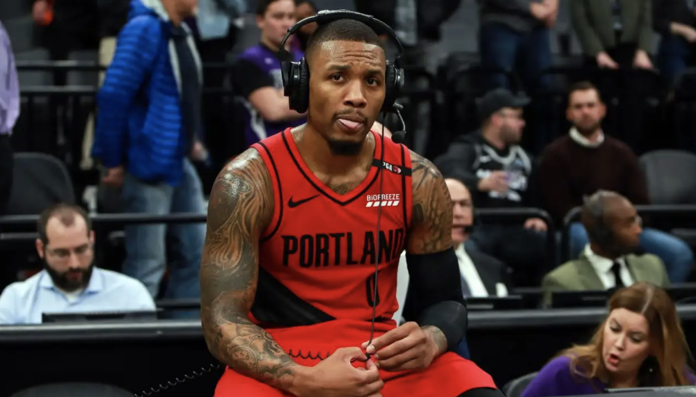 更彰显了职 更彰显了职